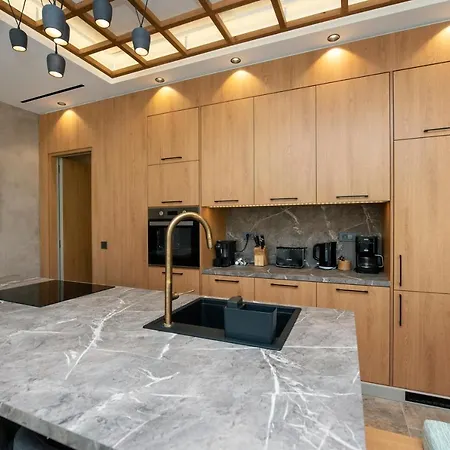 Daire Kostantakis Pool House *