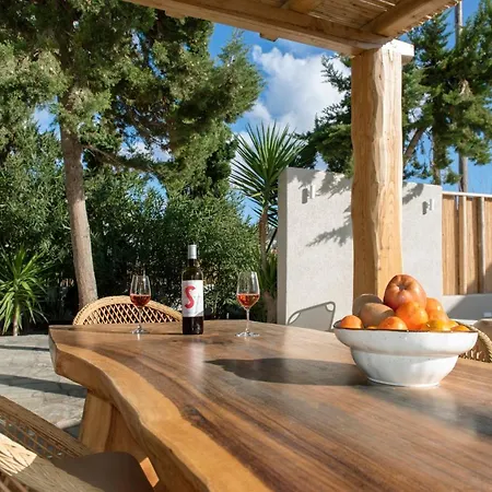 Kostantakis Pool House *